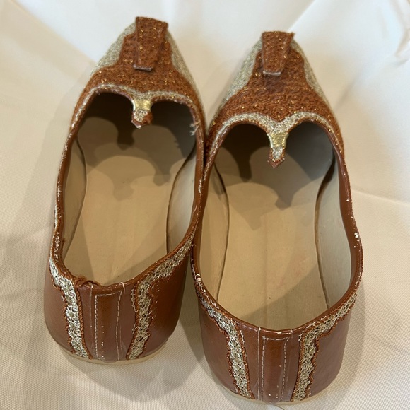 Indian Shoes - Picture 2 of 3